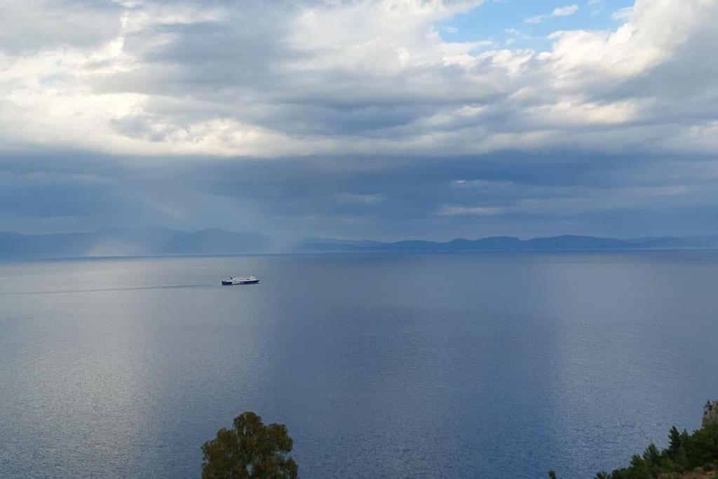 Simply Meraki Gytheian Apt With Panoramic Sea View Gythio Exterior foto