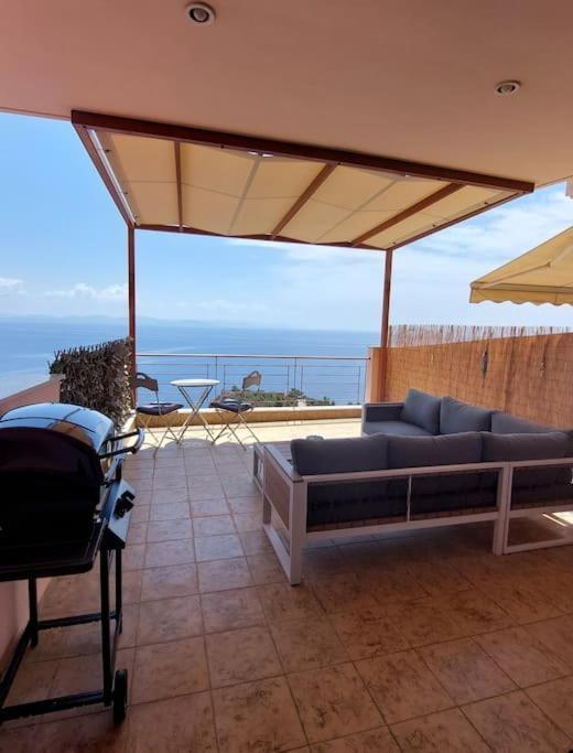 Simply Meraki Gytheian Apt With Panoramic Sea View Gythio Exterior foto